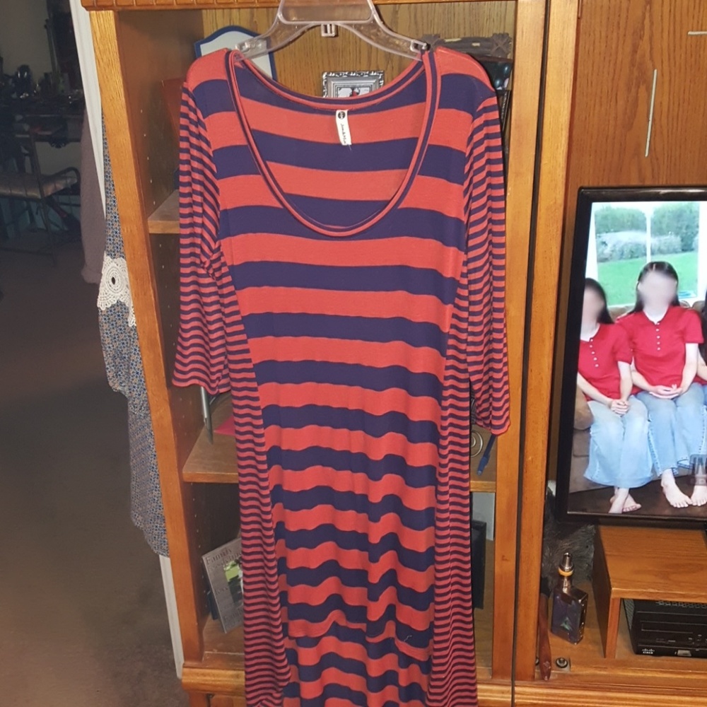 NWOT- Highlow ladies dress